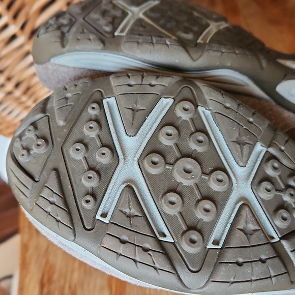 Skechers Suede Slip-On Shoe Tan - Picture 9 of 16